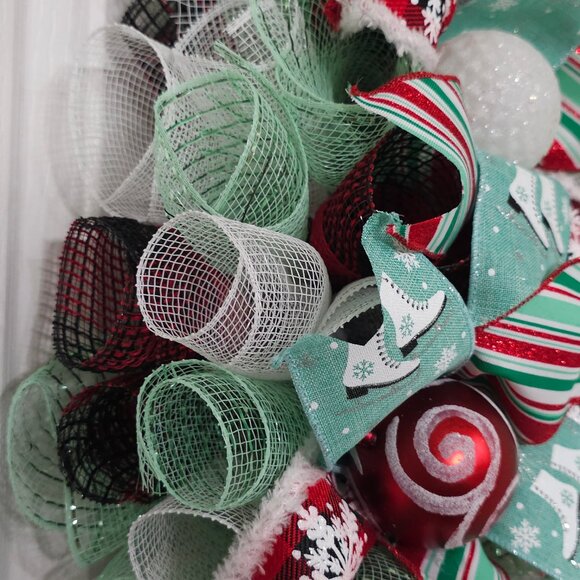 ⛸️🎄 "I'll Be Gnome for Christmas" Winter Wreath 🎄⛸️ - Picture 5 of 6